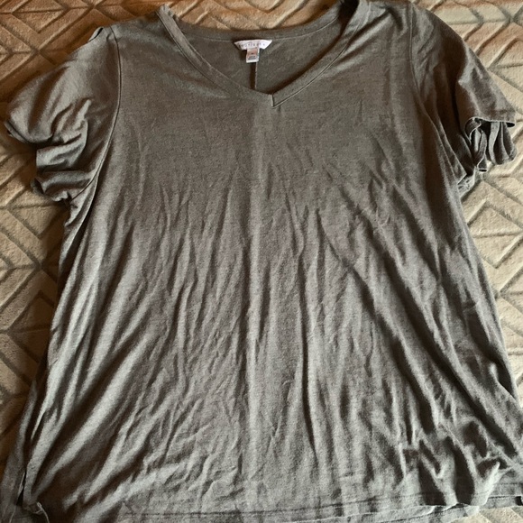 V-neck tee - Picture 1 of 3